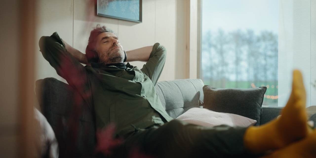 Halbnahe von Joe (Frederik Funke). Frame aus Joyn Serie 'Camps for Future'.