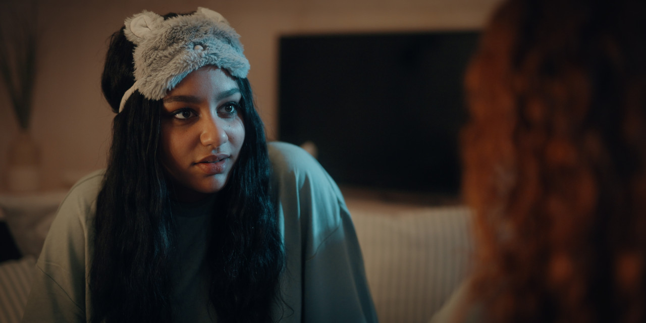 Nahaufnahme von Sophia (Serena Oexle). Frame aus Joyn Serie 'Camps for Future'.