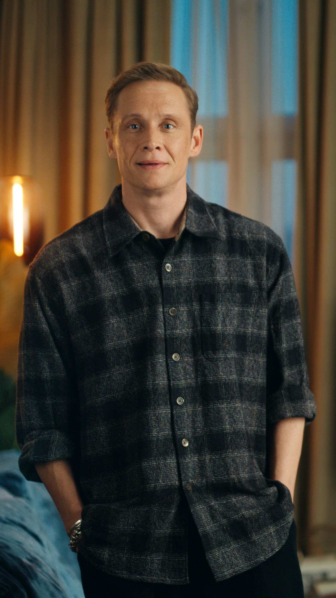 Ausschnitt aus Social Clip für den Launch von HBO Max in Deutschland. Halbnahe von Matthias Schweighöfer.