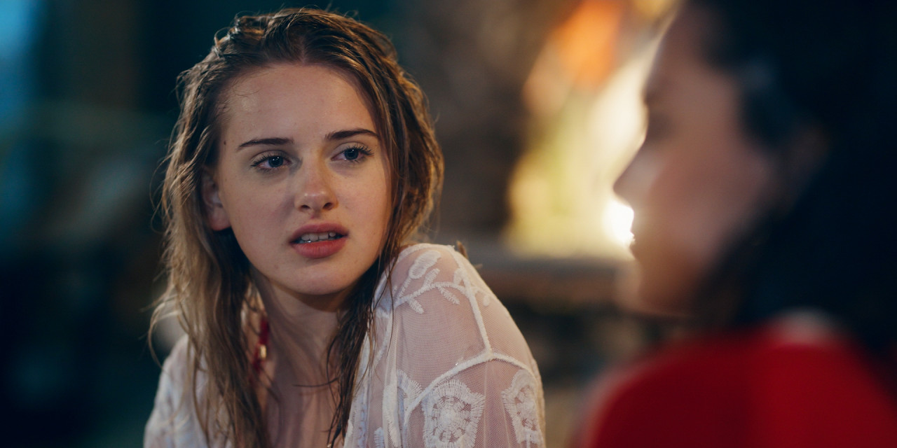 Nahaufnahme von Adriana Burova. Frame aus RTL+ Serie "Villa der Liebe".