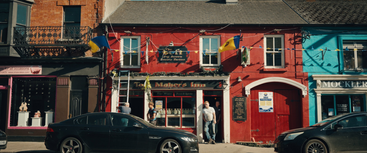 Totale von Pub Tom Maher's Inn. Frame aus Doku "You'll be Grand".